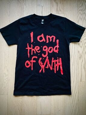 Mike Dean I AM THE GOD OF SYNTH M.W.A. Black T-Shirt Hip Hop Rap Men’s Size S